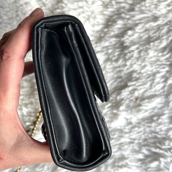 Whiting & Davis Black Mesh Crossbody Bag With Gold Tone Chain & Interior Mirror - Picture 7 of 9